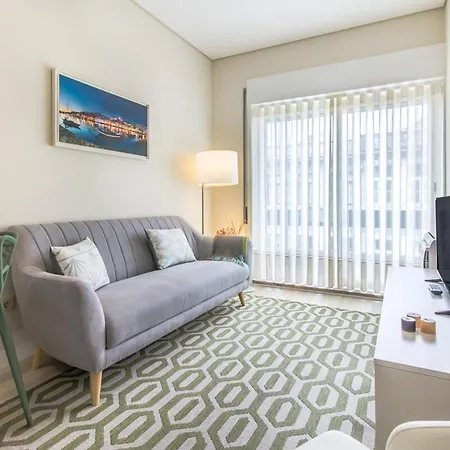 Santa Catarina Modern Flat Порту